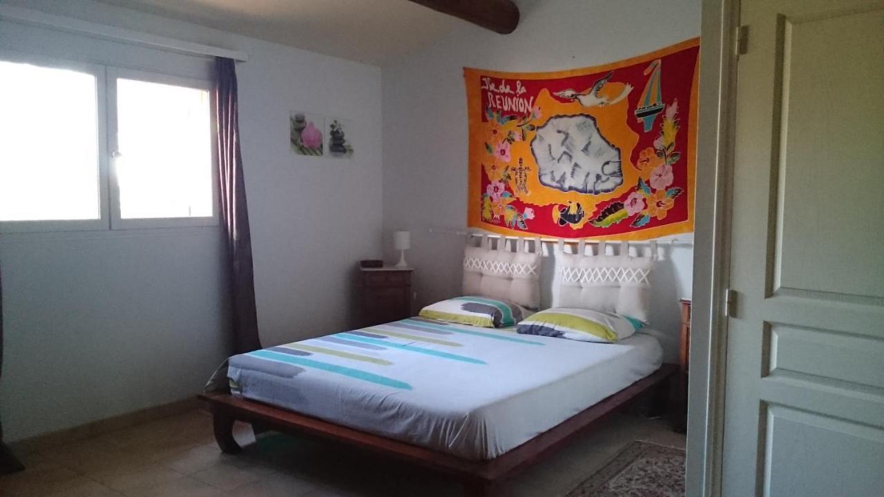Mas Les Cigales Bed & Breakfast Roaix Exterior photo